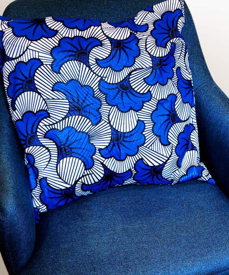 Modèle Housse de coussin Bonapriso II 100% Made in Africa par OJI HOME